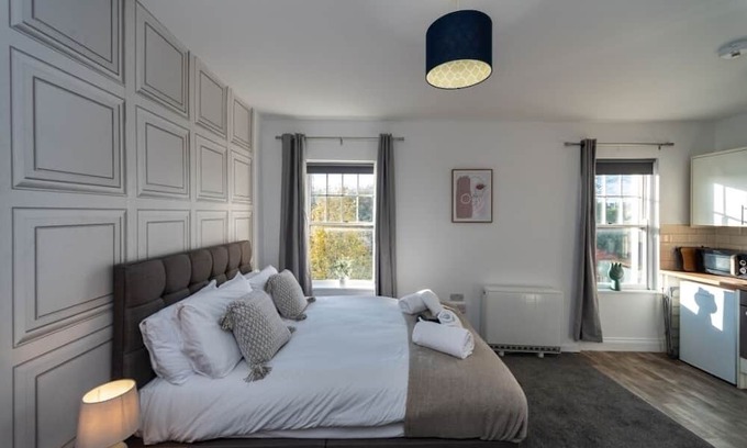 Neath Apartamento | Fully Equipped Kitchen, Double room