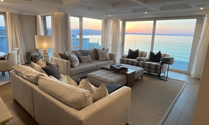 Skerries Casa | Skerries Oceanfront Superb 4 Bedroom Mansion