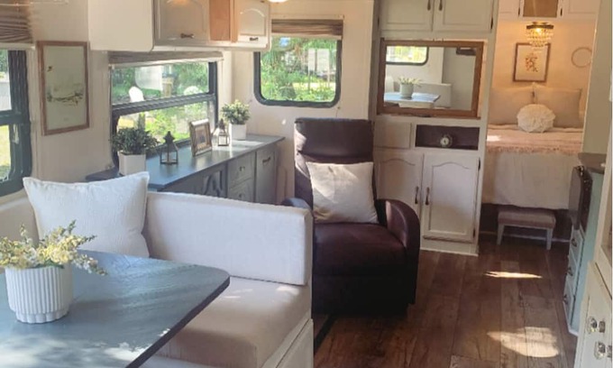 Pomona Park Casa | Charming Renovated RV Tiny Home Retreat in Pomona Park