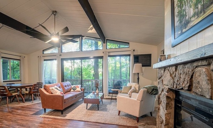 Acme Chalet De Esquí | Secluded Chalet near Ohiopyle and Seven Springs