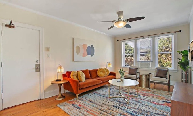 Old Irving Park Apartamento | Ideal, Spacious & Furnished 1BR Apartment