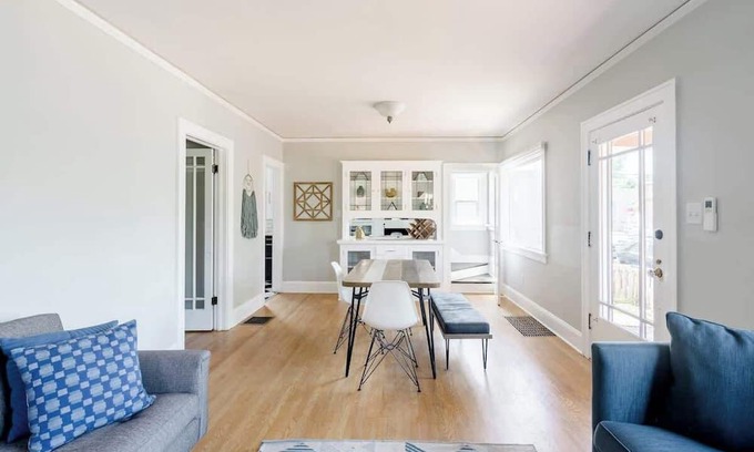 Alberta Arts District Casa | Classic 1920s Alberta Two Bedroom Haven