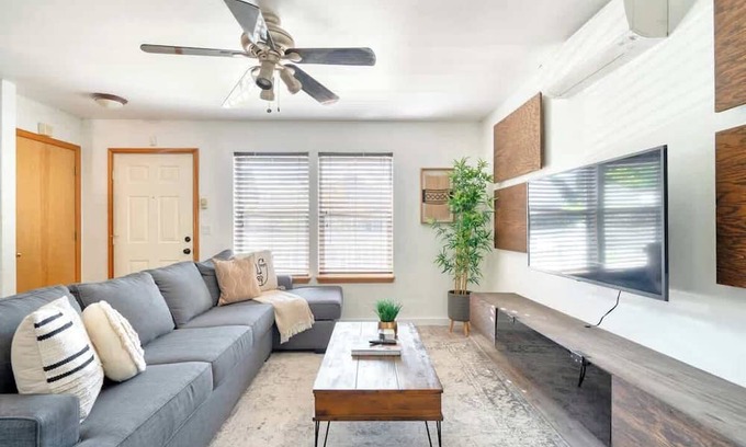 Alberta Arts District Casa | Alberta Arts Luxury, Sleeps 4, Walk Score 99