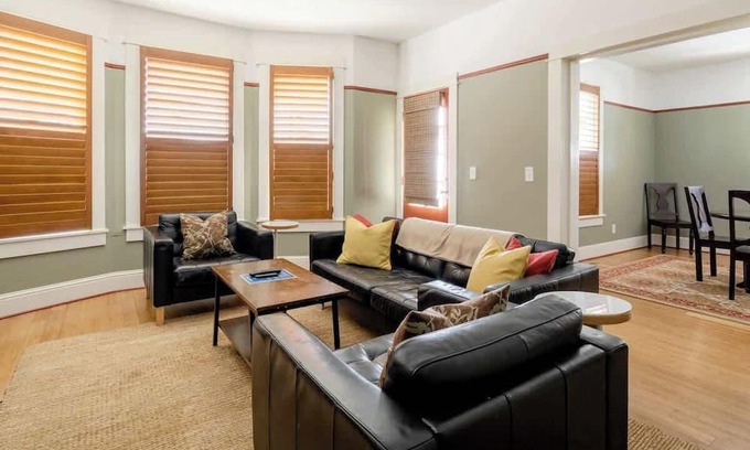 Buckman Neighborhood Casa | Sun-filled Home in Buckman Neighborhood w/ 2BRs