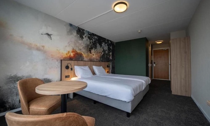Roden Apartamento | Perfect Base for Exploring Drenthe with Free Parking & Breakfast