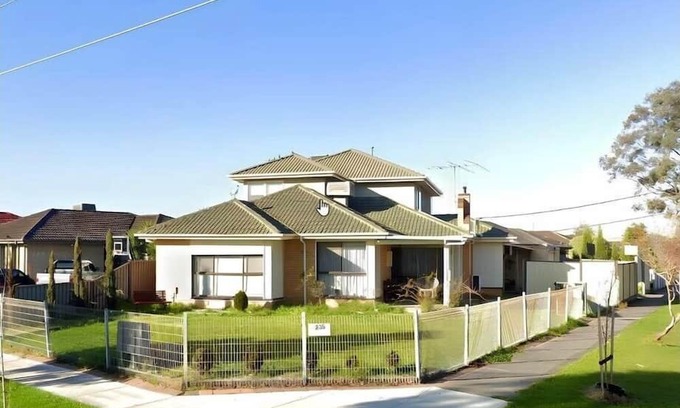 Reservoir Casa | Private Room in Fawkner House - 12 mins Airport