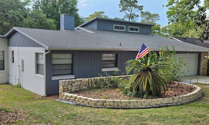 Wekiva Springs Casa | Charming 2-bedroom house near Wekiwa Springs State Park, pet friendly.
