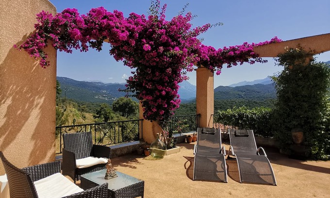 Tavaco Cama Y Desayuno | A casa di Lucienne Family villa in the countryside - 5 minutes from the river