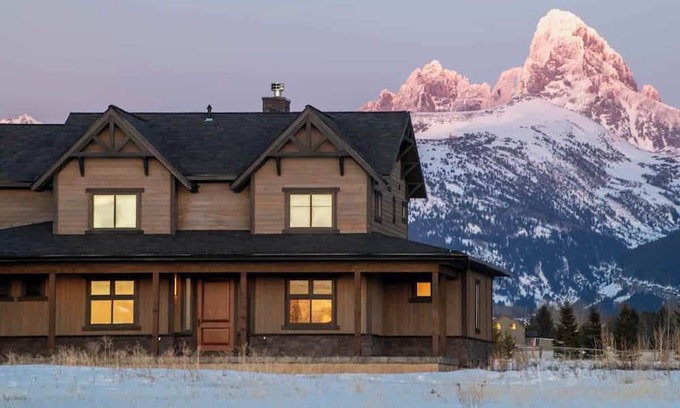 Driggs Casa | Grand Horizon Retreat - 7 Bdrm Luxury Home