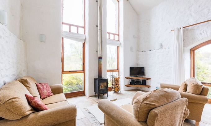 Goodwick Casa | Harmony Cottage - Two Bedroom House, Sleeps 4
