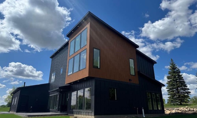 Starbuck Casa | Spacious & luxurious 5-bedroom house with amazing views of Lake MInnewaska!