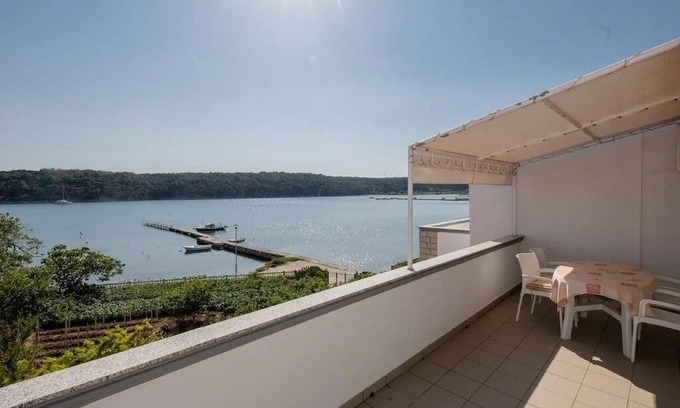 Rab Apartamento | Apartamento de una habitación con terraza y vista al mar Palit, Rab (A-24303-c)