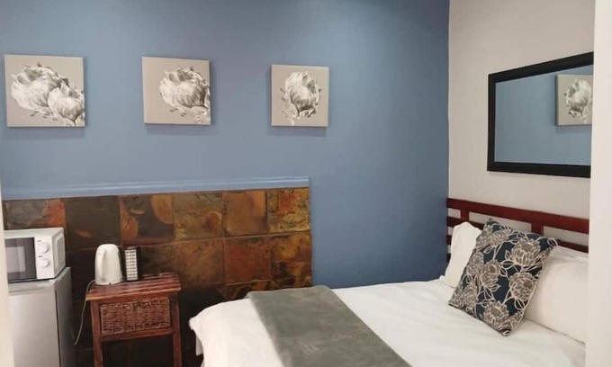 Fichardt Park Apartamento | Orchard Guesthouse Double Room with Pool View 2