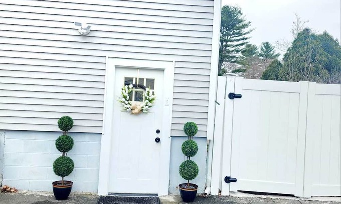 Brockton Apartamento | Cozy studio with AC near Stonehill College in charming Brockton