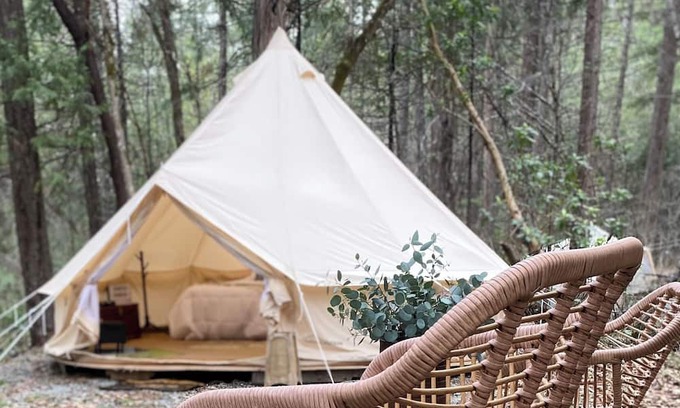 Burnt Ranch Alquiler De RV | Glamping at Radio Ranch Camp with Tub and Waterfalls