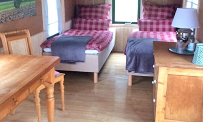 Bongard Apartamento | Shepherd's wagon on the apple meadow incl. donkey hike - Donkey hike Eifel,