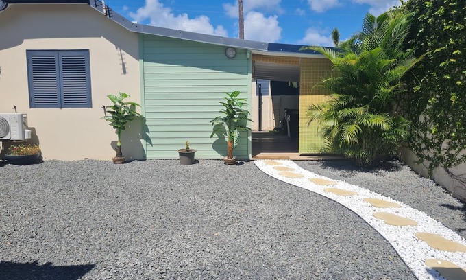 Petit-Bourg Casa | Gîte L'instant Cocooning - Entire cottage with jacuzzi ideally located!
