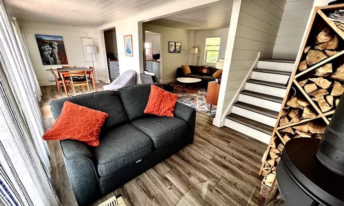 Meaford Cabaña | Cozy Cottage on Georgian Bay with Stunning View, Close to All Amenities