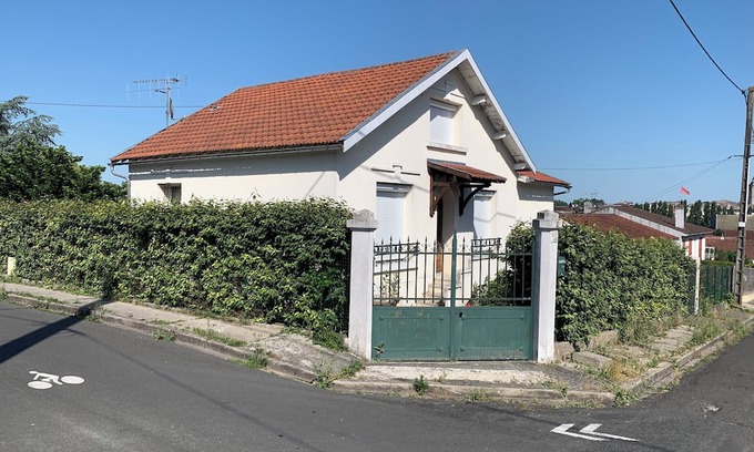 Cognac Casa | Cognac - Quiet residential area - 620 m2 wooded plot,