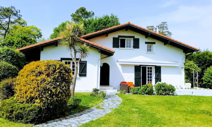 Anglet Casa | Family home sleeps 7 swimming pool large enclosed garden 2 beautiful terraces