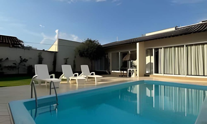 Foz do Iguacu Apartamento | Casa com piscina 5 suites 1 quarto e AC