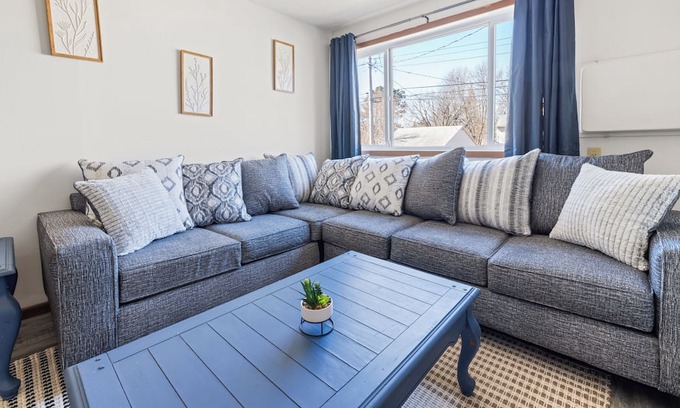 St. Cloud Apartamento | Spacious 3-bedroom apartment with WiFi, AC in wonderful St. Cloud