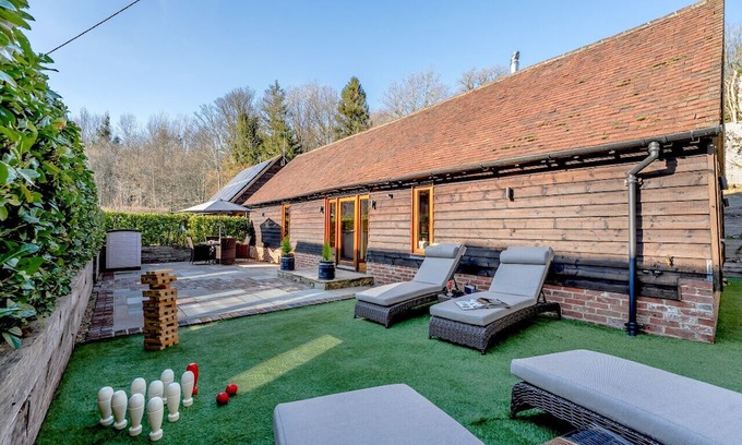 Stonegate Casa | Little Bewl Bridge Stable