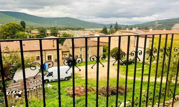 Vinuesa Casa | Homerez - Charming House in Vinuesa with Garden View