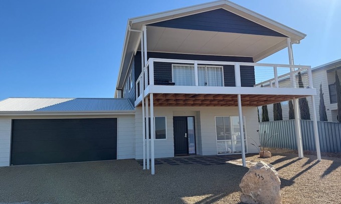 Para Wurlie Casa | Bayview Escape - Sea views from balcony! Off Peak Special!