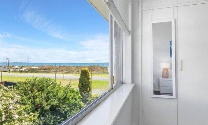 Rockingham Apartamento | Coastal Vibes with a touch of convenience