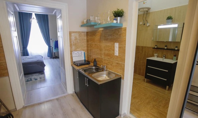 Eger Apartamento | Our apartments is located in the heart of downtown, just steps from Dobó Square.