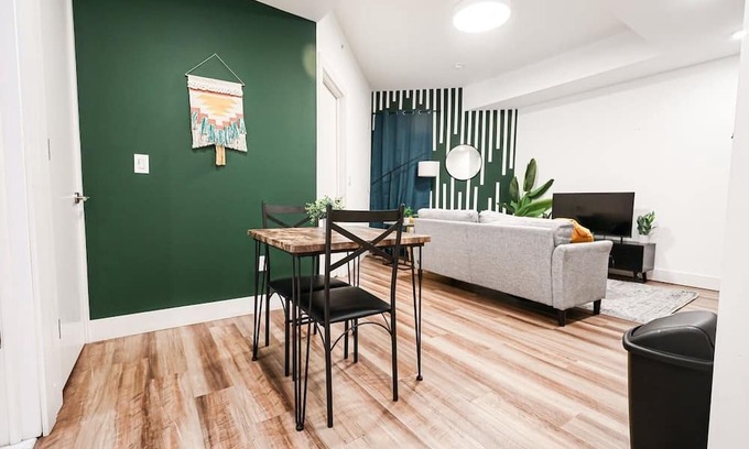 Brewerytown Apartamento | Imagine a stylish escape in Glenwood, the epitome of urban luxury