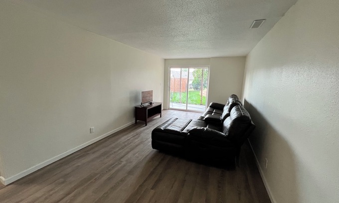 Coralville Casa | Charming 3-bedroom townhome in Coralville with WiFi