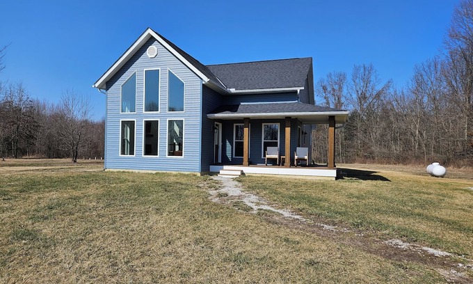 Kilbourne Otro | Charming 2-bedroom secluded house in Sunbury with WiFi, AC 7 acres