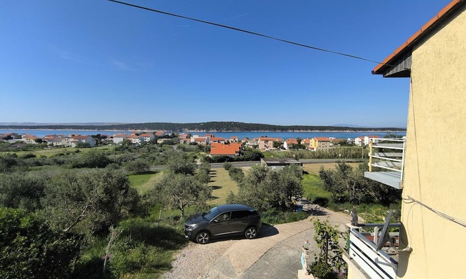 Rab Apartamento | Serene Barbat Escape With Just Minutes From the Beach