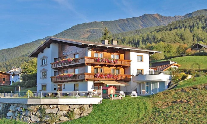 Arzl im Piztal Apartamento | Apartamento en Pitztal con vistas montañosas