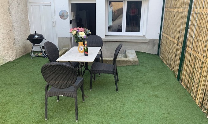 Nouan-sur-Loire Apartamento | New apartment with garden in town center, 5 minutes from Château de Chambord