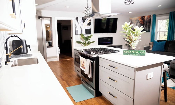 Southwestern Casa | 3-bedroom house in lovely Atlanta minutes from the Airport!