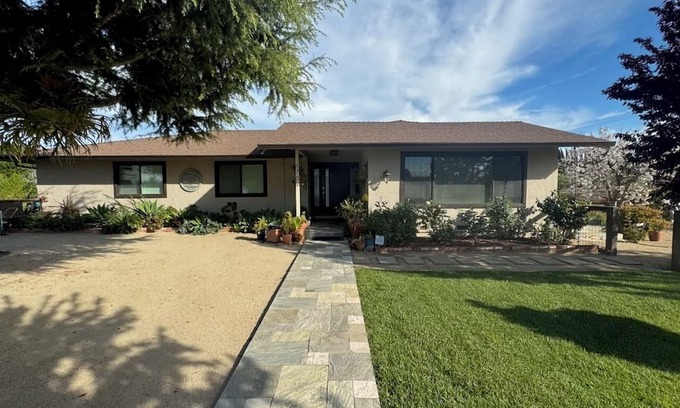 Morgan Hill Casa | The Orchard Oasis-spacious 5 bedrm luxury private home with pool and spa