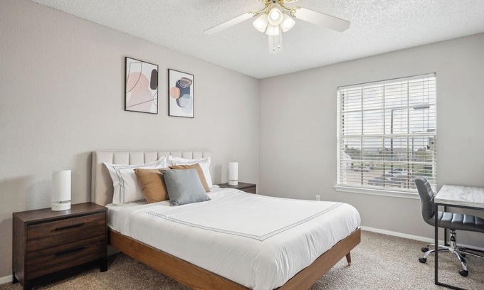 Bedford Apartamento | 3001 Crystal Springs 922 I Spacious 1 Bed 1 Bath