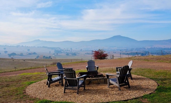 Merrijig Casa | Luxury country escape! Spectacular views, Spa, Pool, Fire pit, Spacious home