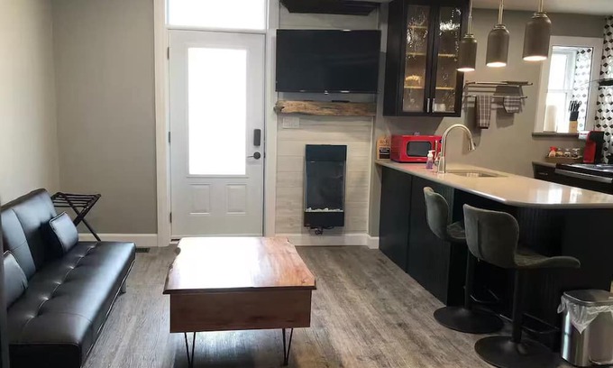 Inner Harbour Apartamento | 1 bedroom modern suite, close to downtown.