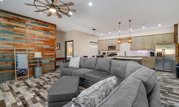 Bellmore Casa | Raccoon Lake Retreat