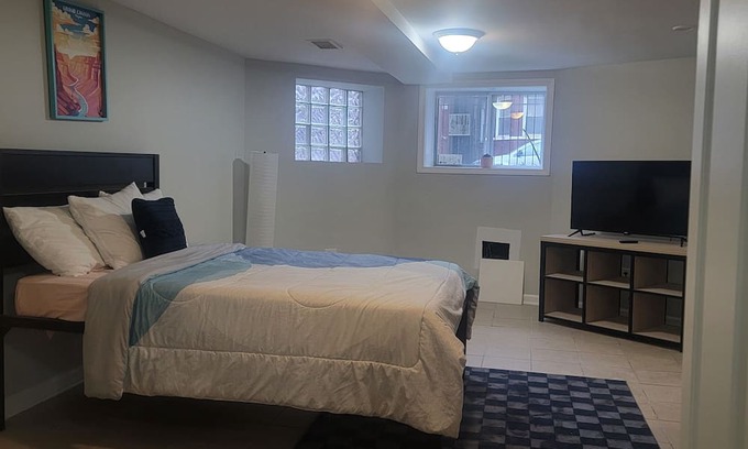 Woodlawn Apartamento | Chic 1-bedroom apartment with AC, WiFi in excellent Chicago
