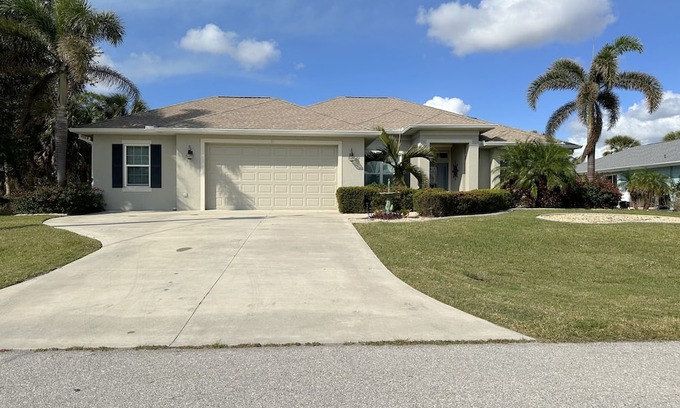 Broadmoor Casa | NEW! 3-bedroom, 2-bathroom, POOL home in marvelous Rotonda West with FREE WiFi
