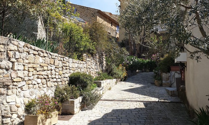 Puyloubier Casa | 3-room 1-level village house at the foot of the Montagne Sainte Victoire.