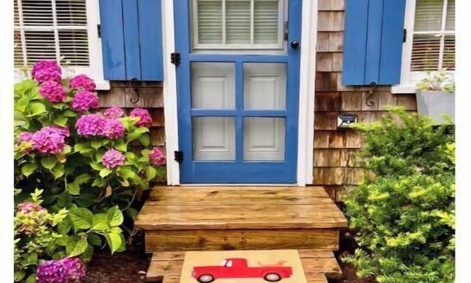 East Falmouth Cabaña | Summer Cottage