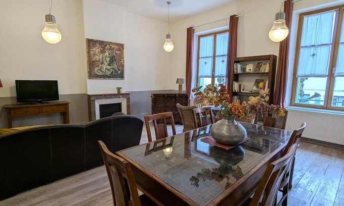 Pagny-sur-Morselle Casa | Gîte between Nancy and Metz in an old 16th-century house with shops