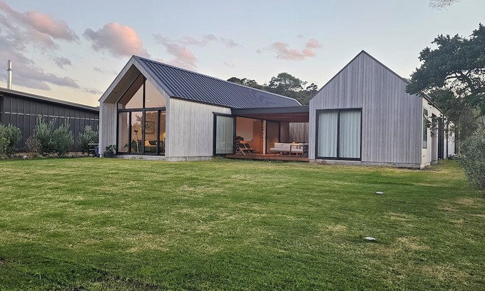 Whangapoua Casa | Awa Coastal Home - Architecturally designed I Whangapoua I New Chums Beach