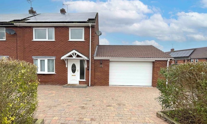 Uttoxeter Cabaña | HUMBLE HOME, family friendly, with a garden in Uttoxeter